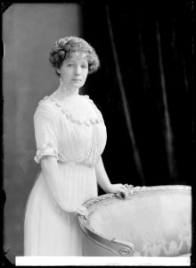 Hilda Borgström, actor, portrait 1912 - SMV - NB086