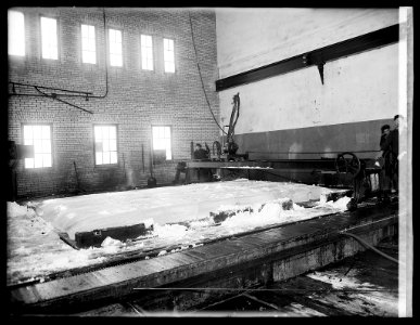 Heurich ice plant LCCN2016851483