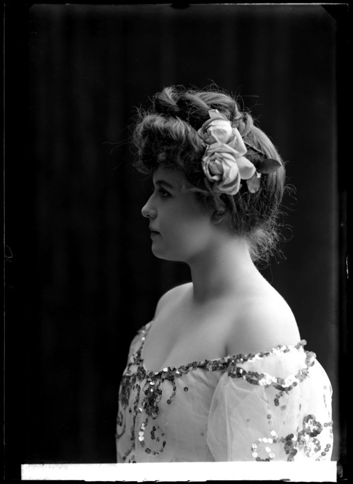 Hildi Waernmark, actor, portrait 1908 - SMV - GV002