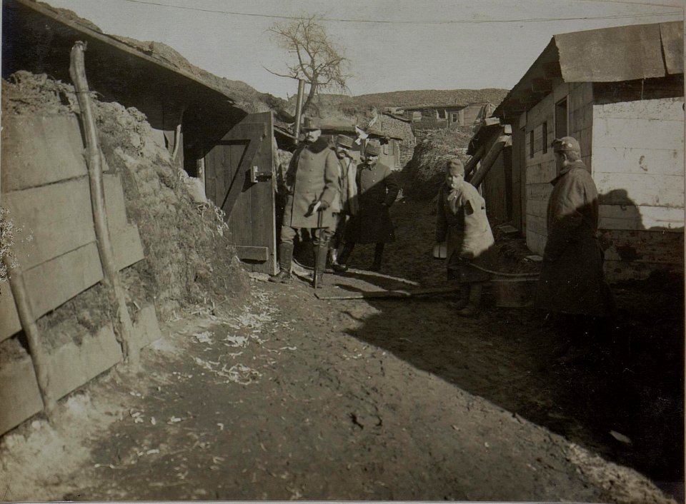 Hilfsplatz bei der Kav. Schützendivision bei Sinkow. (BildID 15448401)