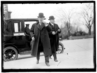 HILL, JAMES JEROME. PRESIDENT, GREAT NORTHERN RAILWAY. LEFT, WITH J. H. CARROLL LCCN2016863502
