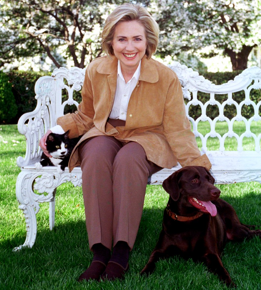 Hillary Clinton in 1999 (cropped)