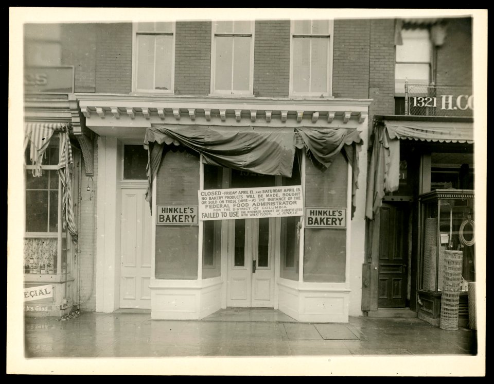 Hinkle's Bakery closed - Friday April 12 and Saturday April 13. No bakery products will be made, bought, or sold on those days - at the instance of the Federal Food Administrator for the LCCN2016645673