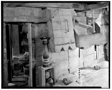 Historic American Buildings Survey L. C. Durette, Photographer March 19, 1937 EAST ROOM FIRST FLOOR (MEAL ROOM) CHUTES, CORN MEAL BIN + SIEVE - Winnicut Grist Mill, Winnicut River, HABS NH,8-STRAT,1-4