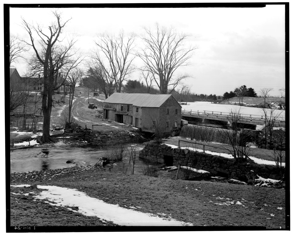 Historic American Buildings Survey L. C. Durette, Photographer March, 19, 1937. GEN. VIEW FROM NORTH EAST SHOWING MILL POND - Winnicut Grist Mill, Winnicut River, Stratham, HABS NH,8-STRAT,1-1