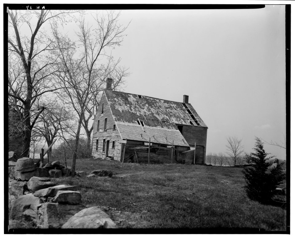 Historic American Buildings Survey L. C. Durette, Photographer VIEW FROM NORTH EAST - Doe Garrison, Lamprey River and Great Bay, Newmarket, Rockingham County, NH HABS NH,8-NEWM,1-2