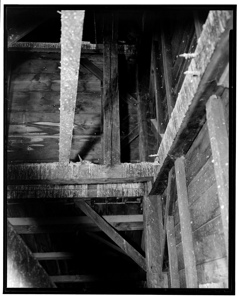 Historic American Buildings Survey L.C. DURETTE, Photographer CONSTRUCTION OF STEEPLE FROM ATTIC FLOOR - First Methodist Episcopal Church, Valley and Jewett Streets (moved from NH, HABS NH,6-MANCH,1-3