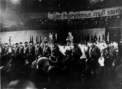 HitlerEnElPalacioDeLosDeportesDeBerlín1933