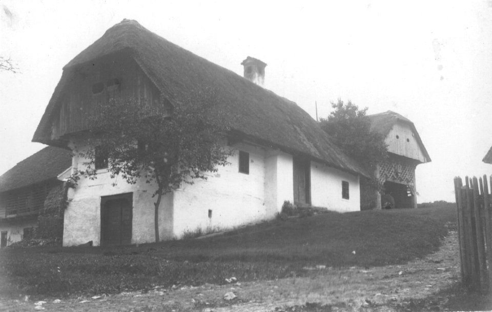 Hiša v Brezjah nad Slomom (2)