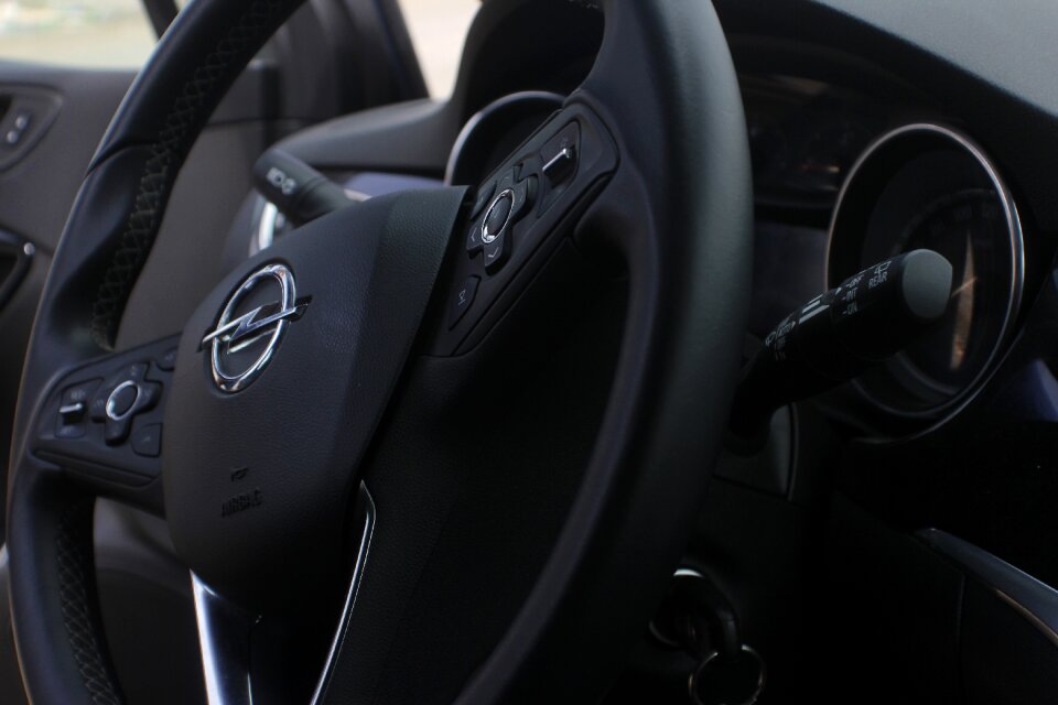 Auto road sports cars