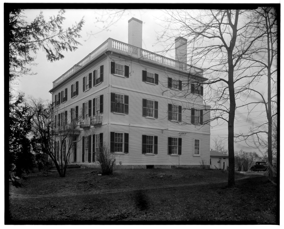 Historic American Buildings Survey L. C. Durette, Photographer April 1, 1936. EXTERIOR FROM SOUTH EAST - Governor Levi Woodbury House, Woodbury Avenue and Boyd Road, Portsmouth, HABS NH,8-PORT,123-2