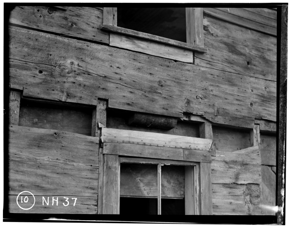 Historic American Buildings Survey L. C. Durette, Photographer END OF SUMMER BEAM, WEST ELEVATION - Doe Garrison, Lamprey River and Great Bay, Newmarket, Rockingham County, NH HABS NH,8-NEWM,1-14