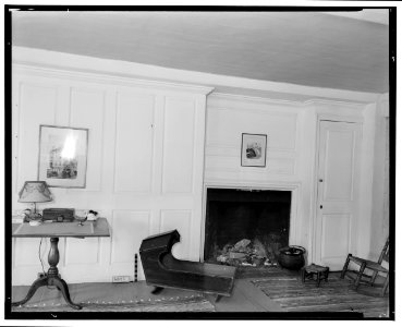 Historic American Buildings Survey L. C. Durette, Photographer March 19, 1937 SOUTH BED ROOM - Moody Parsonage, Rockingham, Rockingham County, NH HABS NH,8-ROCK,1-12