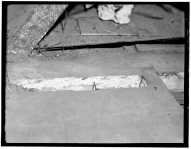 Historic American Buildings Survey L. C. Durette, Photographer September 1936 SHOWING WHITE WASH ON LARGE and SMALL BEAM 2nd. FLOOR CEILING WEST - Gilman Garrison, Water and Clifford HABS NH,8-EX,2-28