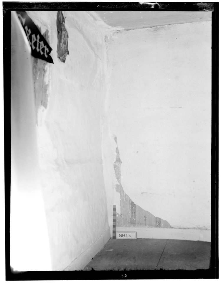 Historic American Buildings Survey L. C. Durette, Photographer September 1936 PLASTER ON LOGS OF NORTH WALL OF BED, ROOM -1 2nd. FLOOR - Gilman Garrison, Water and Clifford Streets, HABS NH,8-EX,2-17