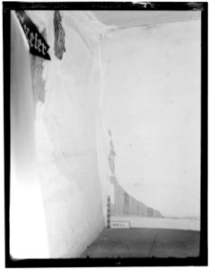 Historic American Buildings Survey L. C. Durette, Photographer September 1936 PLASTER ON LOGS OF NORTH WALL OF BED, ROOM -1 2nd. FLOOR - Gilman Garrison, Water and Clifford Streets, HABS NH,8-EX,2-17