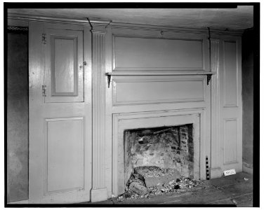 Historical American Buildings Survey L. C. Durette, Photographer July 28, 1936 FIRE PLACE STORE ROOM NO. 2 - Pendergast Garrison, Packer's Falls, Durham, Strafford County, NH HABS NH,9-DUR.V,1-9