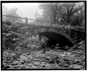 Historical American Buildings Survey L. C. Durette, Photographer May 15, 1936 SECOND NEW HAMPSHIRE TURNPIKE BRIDGE AT FULLERS TANNERY FIRST ARCH LOOKING UP STREAM - Second New HABS NH,6-HILL.V,1A-2 photo