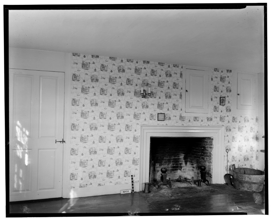 Historical American Buildings Survey L. C. Durette, Photographer Nov. 10, 1936 FIREPLACE FRONT PORTION OF TEA ROOM - Amos Seavey House, Beach Boulevard, Rye, Rockingham County, NH HABS NH,8-RY,1-9