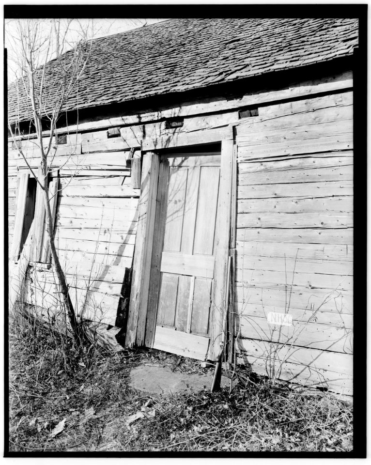 Historic American Buildings Survey L.C. DURETTE, Photographer ENTRANCE DOOR - SOUTH - Pioneer Cabin, Campton Station, Grafton County, NH HABS NH,5-CAMP.V,1-13