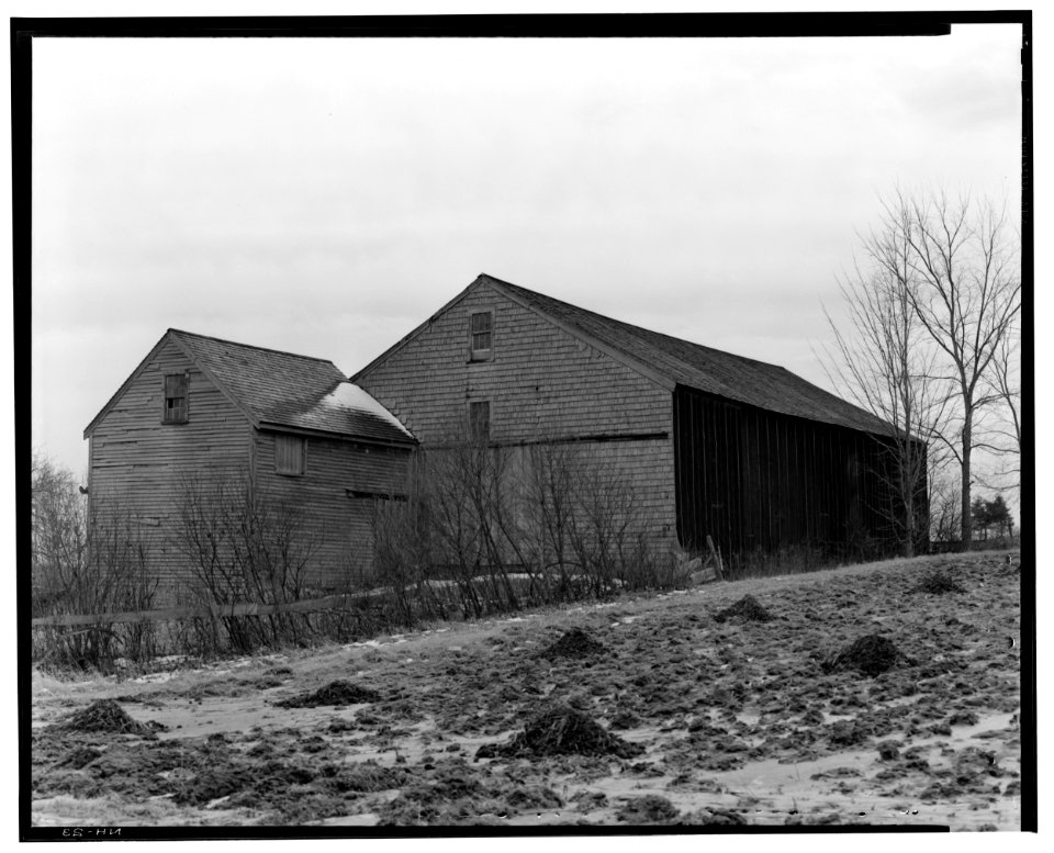 Historic American Buildings Survey L.C. Durette, Photographer March 18, 1937 BARN LOOKING SOUTH WEST - John Cram Farmstead, Hampton Falls, Rockingham County, NH HABS NH,8-HAMTOF,1-19
