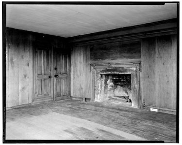 Historical American Buildings Survey L. C. Durette, Photographer Oct. 18, 1936 FIREPLACE-WEST ROOM 1st FLOOR - Colonel Paul Wentworth House, Dover Street (moved to MA, Dover), HABS NH,9-SALFA,1-22