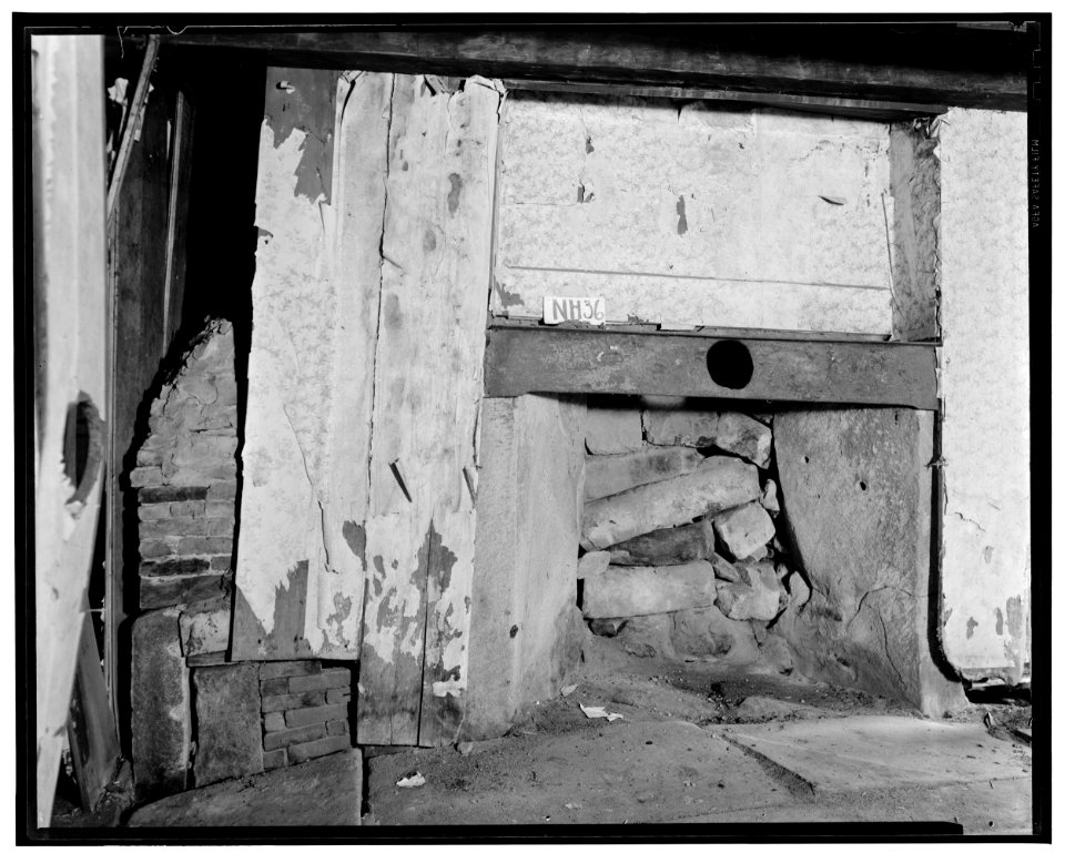 Historic American Buildings Survey L.C. Durette, Photographer SOUTH WEST ROOM - LIVING ROOM - Pioneer Cabin, Campton Station, Grafton County, NH HABS NH,5-CAMP.V,1-18