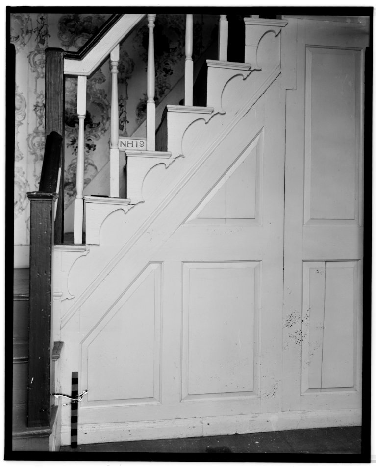 Historical American Buildings Survey L. C. Durette, Photographer Oct. 2, 1936 STAIRS FROM ENTRANCE DOOR - Parsonage, Newington, Rockingham County, NH HABS NH,8-NEWI,2-8