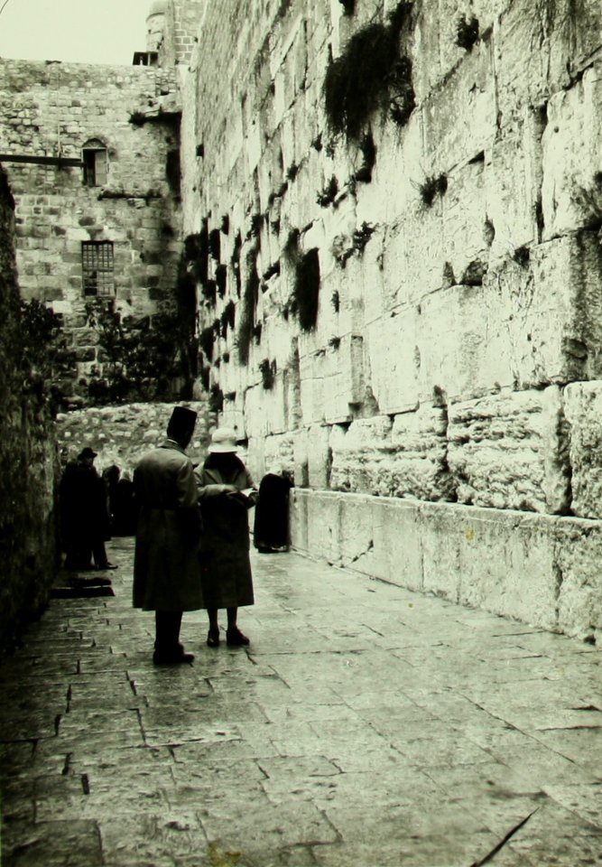 Historical images of the Western Wall - 1920 C SR 016b (cropped)