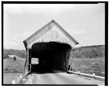 Historical American Buildings Survey L. C. Durette, Photographer May 15, 1936. VIEW LOOKING WEST - Covered Bridge, Spanning Contoocook River, Hopkinton, Merrimack County, NH HABS NH,7-HOP.V,2-2 photo