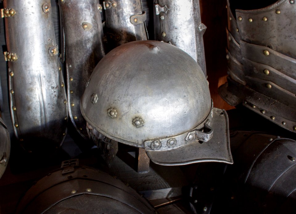 Hjälm, zischägge, eller så kallad ungersk stormhuva, 1600-1650 cirka - Skoklosters slott - 108843