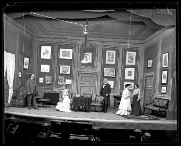Hjälpen, Dramatiska teatern 1905. Föreställningsbild - SMV - DrT097