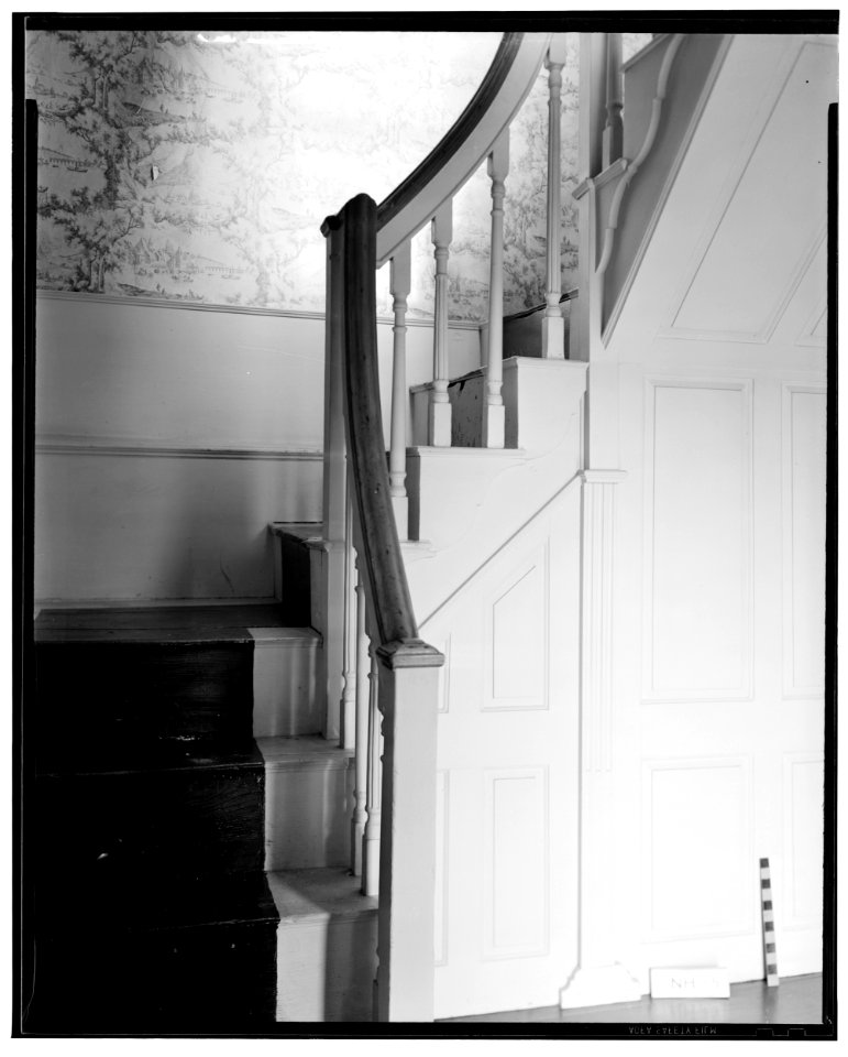 Historical American Buildings Survey L. C. Durette, Photographer Oct. 18, 1936. STAIRS - 1st FLOOR - Colonel Paul Wentworth House, Dover Street (moved to MA, Dover), Dover, HABS NH,9-SALFA,1-19