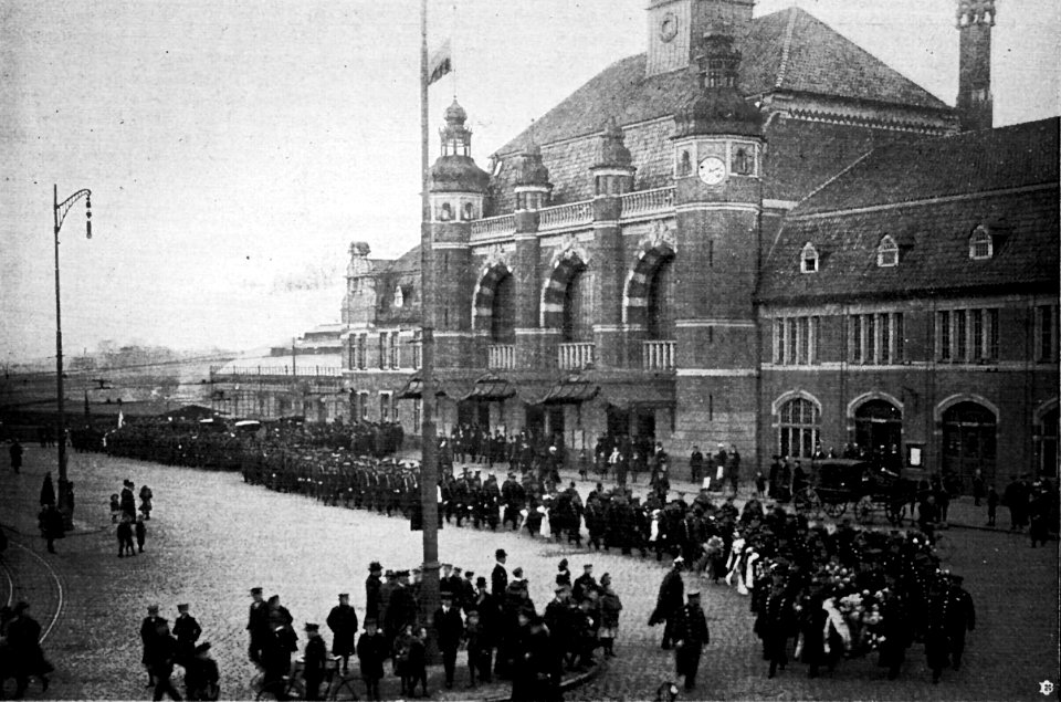 HL Damals – Gebrüder Borchers– Walther Brecht – Trauerzugabmarsch – Bahnhof