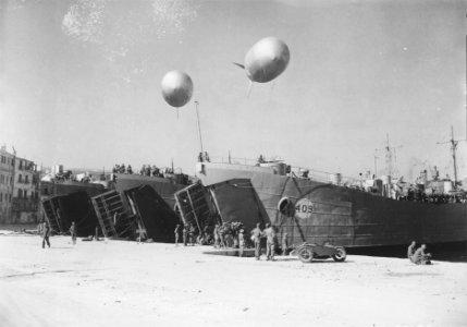 HM LST-409 Palermo 4 September 1943