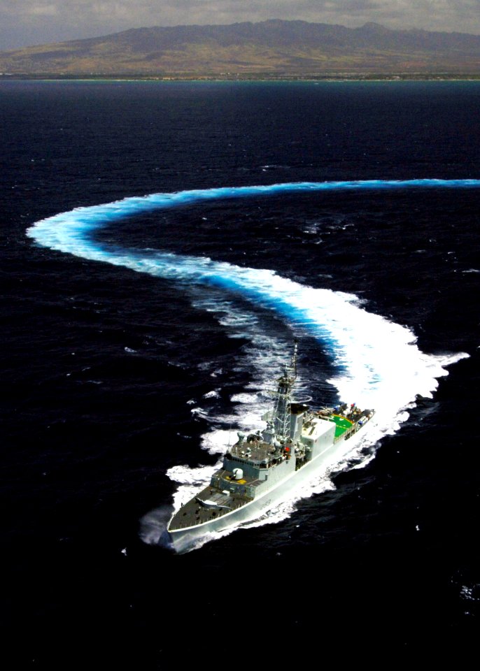 HMCS Algonquin (DDH 283) 4