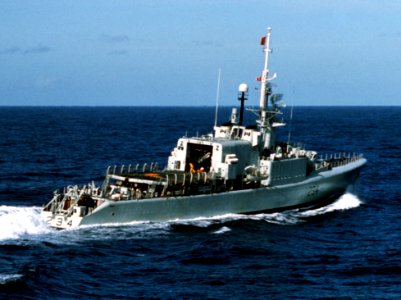 HMCS Assiniboine (DDH 234) in 1982