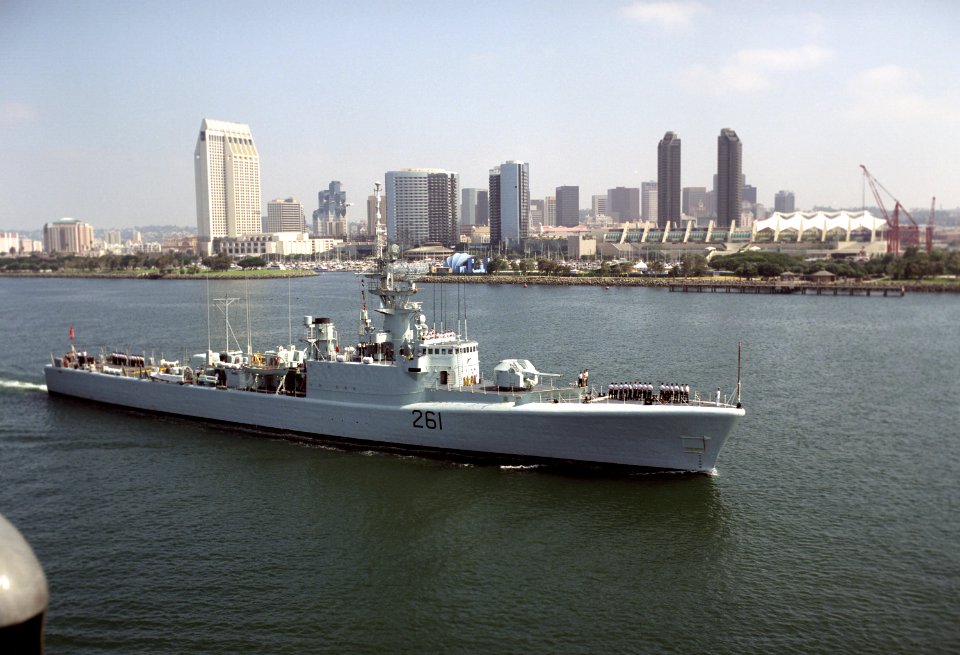 HMCS Mackenzie (DDE 261) at San Diego 1992