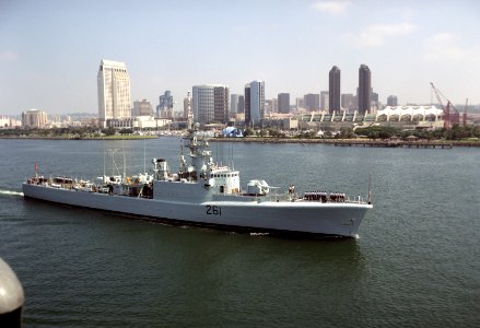 HMCS Mackenzie (DDE 261) at San Diego 1992