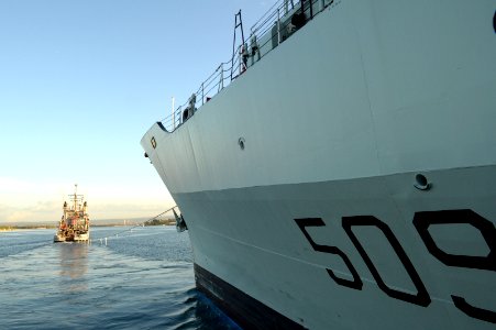 HMCS Protecteur arrives at Joint Base Pearl Harbor-Hickam 140306-N-DX698-161