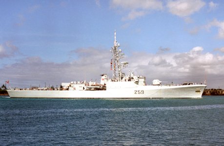 HMCS Terra Nova (DDE 259) at Pearl Harbor 1986