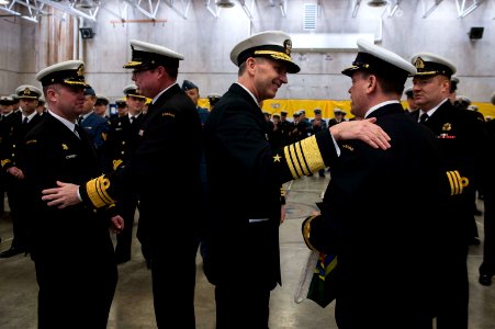 HMCS Toronto receives award 150220-N-AT895-167