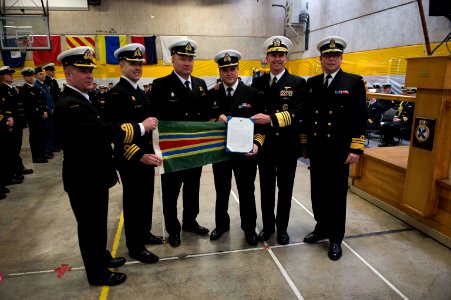 HMCS Toronto receives award 150220-N-AT895-140