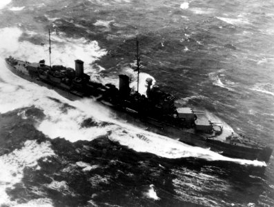 HMS Aurora (12) underway in the North Atlantic, in November 1940 (80-G-70075)