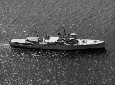 HMS Dundee (L84) off Panama on 26 January 1937