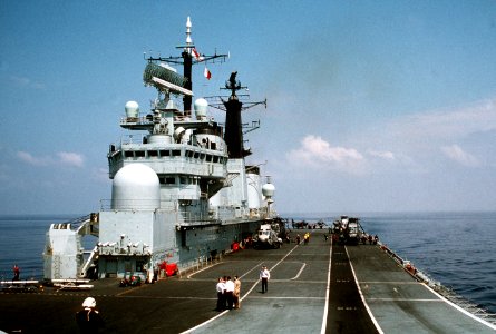 HMS Invincible (R05) flight deck view 1990