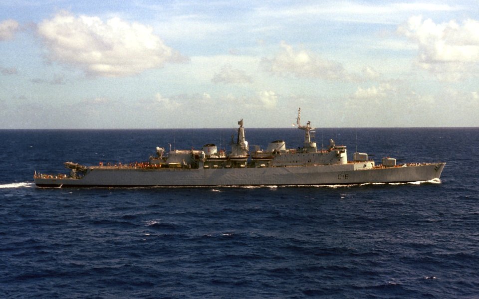 HMS London D16 1982