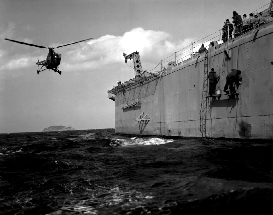HO3S landing USS St Paul 1951