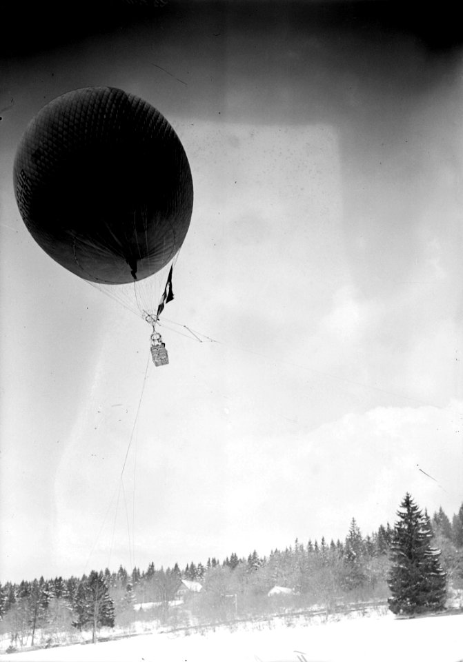 Hochsteigender Fesselballon - CH-BAR - 3238357