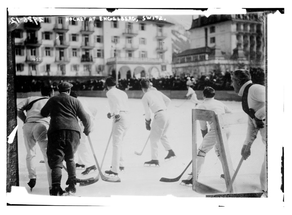 Hockey at Engelberg, Switz. LCCN2014695407
